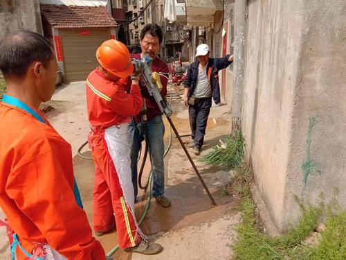 加固公司详细说明路基一边下移房屋会塌吗?